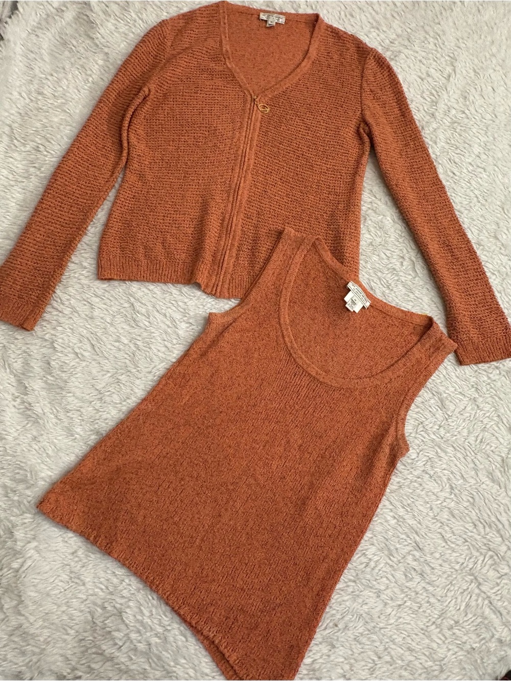 St. John Sport two-piece open-knit twinset Orange/tangarine M Quiet
Luxury